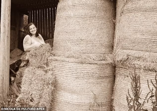 Bộ ảnh lịch khoả thân ngắm mãi không chán của những nữ nông dân - Hình 12 Bo anh lich khoa than ngam mai khong chan cua nhung nu nong dan-Hinh-12