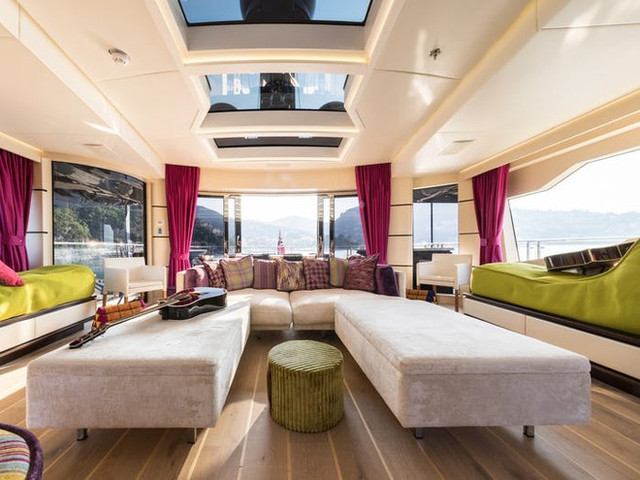 Cận cảnh du thuyền mạ vàng có giá hơn 700 tỷ đồng - Hình 7 Can canh du thuyen ma vang co gia hon 700 ty dong-Hinh-7