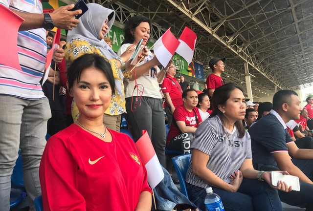 Ngoi sao phim cap 3 Maria Ozawa xuat hien tren khan dai SEA Games 30