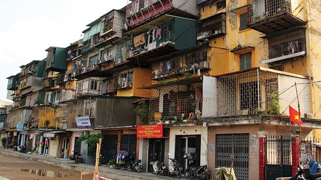 19 đại gia địa ốc tham gia cải tạo nhà tập thể cũ ở Hà Nội: Mỏ vàng? 19 dai gia dia oc tham gia cai tao nha tap the cu o Ha Noi: Mo vang?