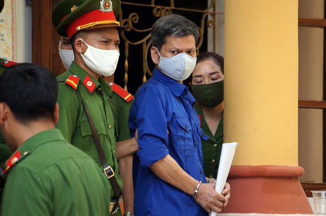 Ai đưa cựu thượng tá công an 1 tỷ đi hối lộ để nhờ nâng điểm? - Hình 2 Ai dua cuu thuong ta cong an 1 ty di hoi lo de nho nang diem?-Hinh-2