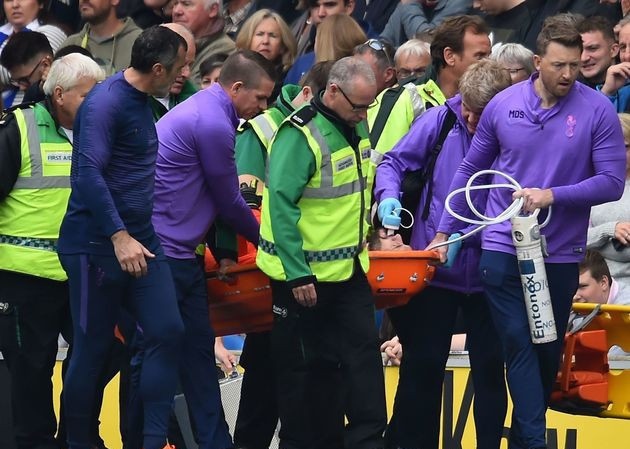 Tiết lộ bất ngờ về chấn thương của thủ thành Hugo Lloris Tiet lo bat ngo ve chan thuong cua thu thanh Hugo Lloris