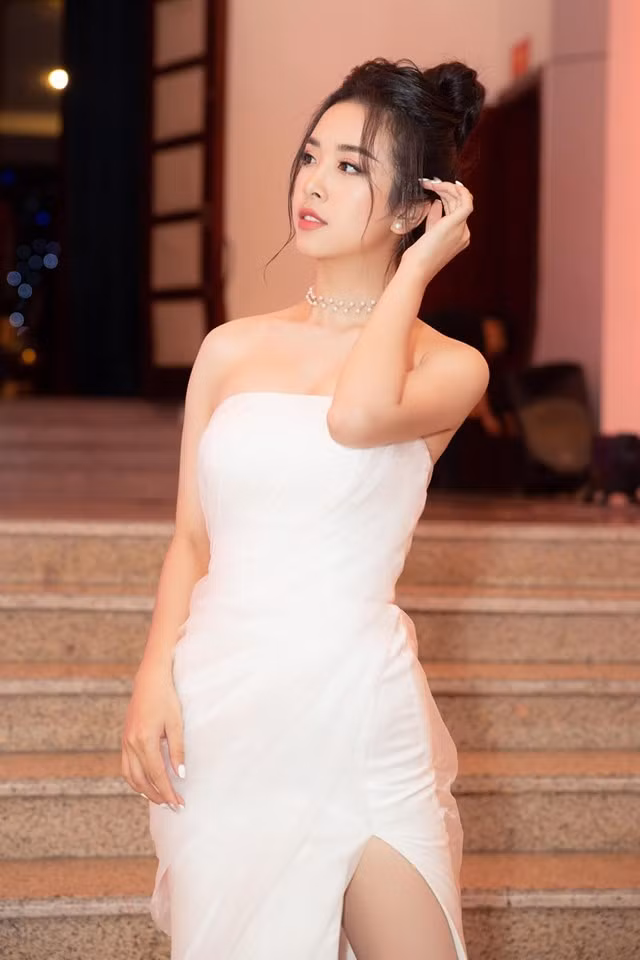 A hau Tuong San mac bikini nong bong, khoe ve goi cam chet nguoi-Hinh-9