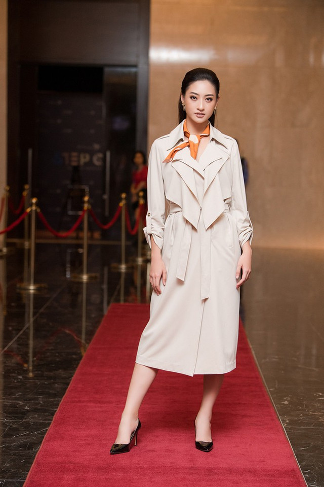 Nhã Phương mặc áo trễ nải khoe vòng một gợi cảm - Hình 6 Nha Phuong mac ao tre nai khoe vong mot goi cam-Hinh-6