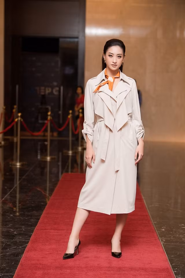 Nha Phuong mac ao tre nai khoe vong mot goi cam-Hinh-6