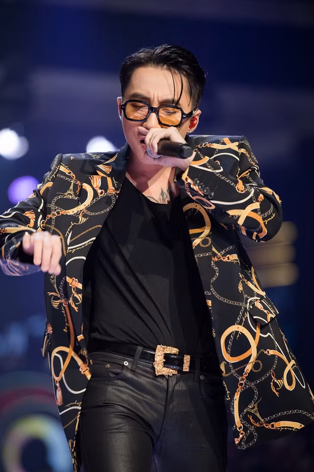 Nha Phuong mac ao tre nai khoe vong mot goi cam-Hinh-14