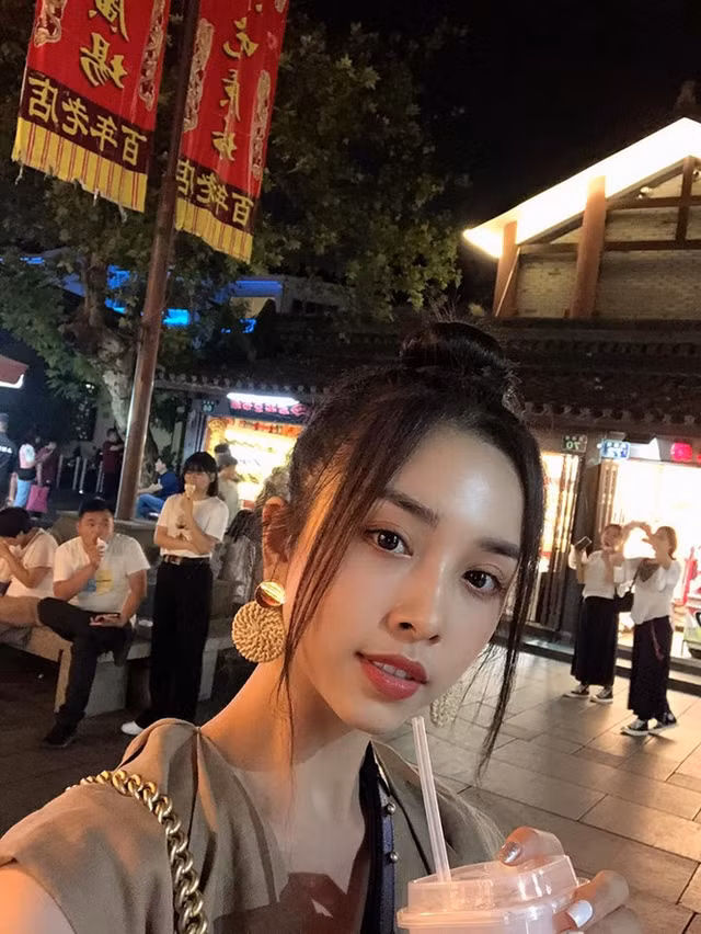 Minh Tu khoe tron vong ba nong bong mat, khieu khich cung cuc-Hinh-8