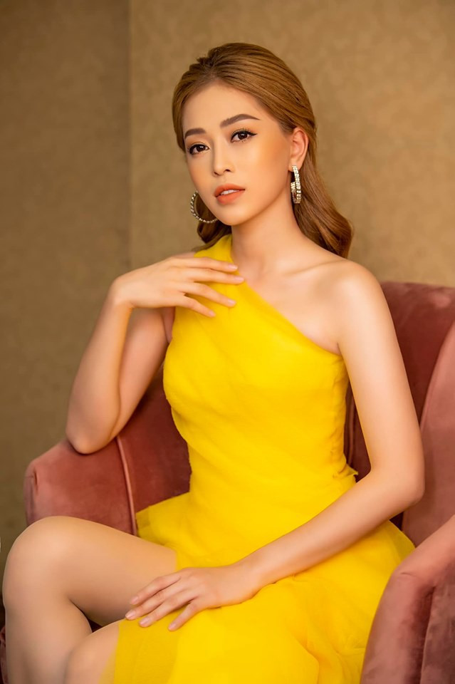 Minh Tú khoe trọn vòng ba nóng bỏng mắt, khiêu khích cùng cực - Hình 4 Minh Tu khoe tron vong ba nong bong mat, khieu khich cung cuc-Hinh-4