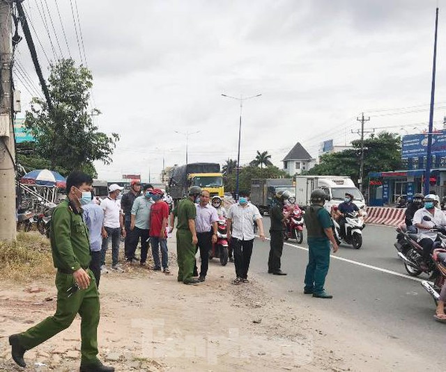 Khách hàng 'ngồi trên lửa' vì dự án bất động bất ngờ thay tên đổi họ Khach hang 'ngoi tren lua' vi du an bat dong bat ngo thay ten doi ho