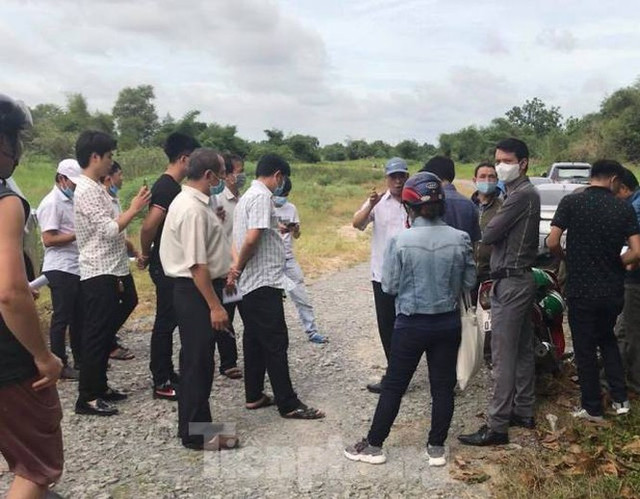Khách hàng 'ngồi trên lửa' vì dự án bất động bất ngờ thay tên đổi họ - Hình 2 Khach hang 'ngoi tren lua' vi du an bat dong bat ngo thay ten doi ho-Hinh-2