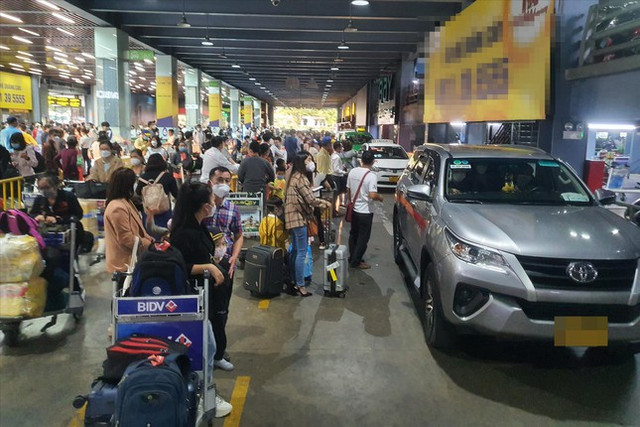 Thẳng tay 'chặt chém' ở sân bay Tân Sơn Nhất sau Tết Nguyên đán Thang tay 'chat chem' o san bay Tan Son Nhat sau Tet Nguyen dan