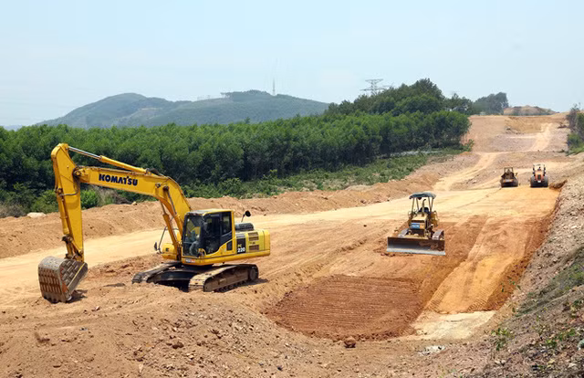 Cho phep chi dinh thau trong viec thuc hien du an cao toc Bac - Nam