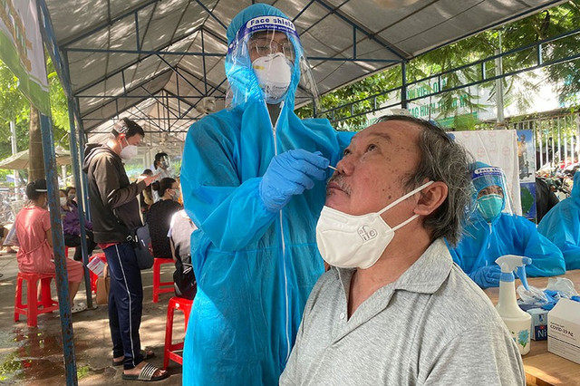 Sở Y tế TP HCM: Chưa coi dịch COVID-19 là bệnh thông thường So Y te TP HCM: Chua coi dich COVID-19 la benh thong thuong