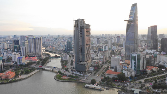 Cao ốc 'đắp chiếu' nhiều năm làm xấu bộ mặt trung tâm Sài Gòn Cao oc 'dap chieu' nhieu nam lam xau bo mat trung tam Sai Gon