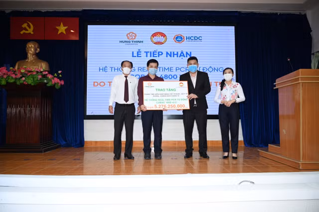 Tap doan Hung Thinh dang ky mua vac xin COVID-19 tiem mien phi cho nhan vien va gia dinh