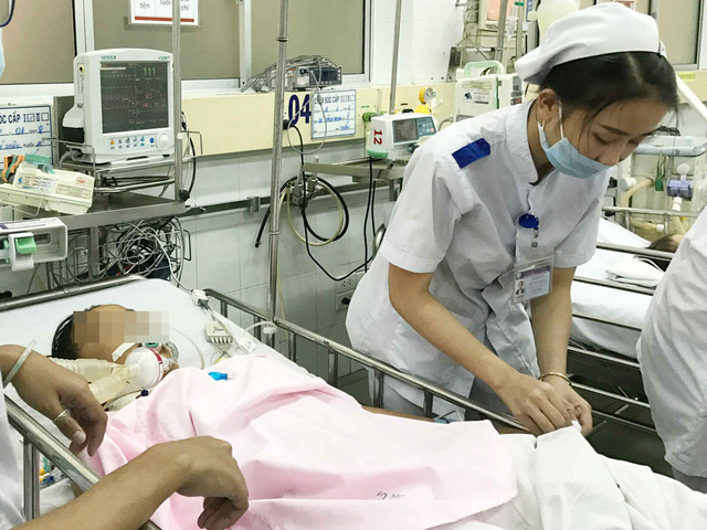 Vì sao bé gái 3 tuổi tử vong sau 4 giờ ở Bệnh viện Nhi Đồng 2? Vi sao be gai 3 tuoi tu vong sau 4 gio o Benh vien Nhi Dong 2?