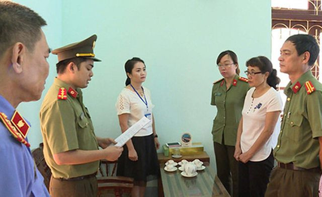 Tin mới nhất vụ gian lận điểm ở Sơn La: 4 người nhận 3 tỷ đồng để nâng điểm - Hình 2 Tin moi nhat vu gian lan diem o Son La: 4 nguoi nhan 3 ty dong de nang diem-Hinh-2