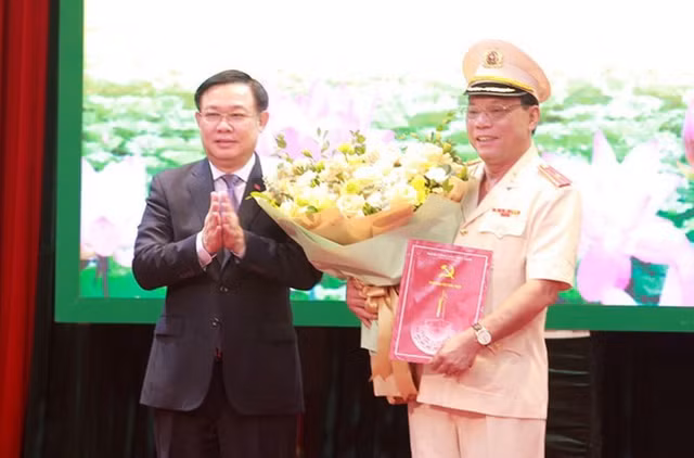 Thieu tuong Nguyen Hai Trung giu chuc Giam doc Cong an Ha Noi