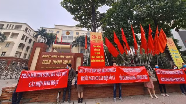 Tong Thanh tra Chinh phu chi dao 'nong' ve lum xum tai chung cu Viet Duc Complex-Hinh-2