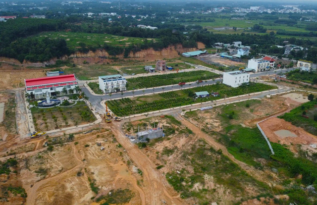 Bình Dương: Xử phạt hàng loạt dự án sai phạm, huy động vốn trái phép Binh Duong: Xu phat hang loat du an sai pham, huy dong von trai phep