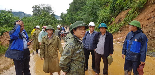 Hiện trường kinh hoàng vụ sạt lở đất khiến 22 cán bộ, chiến sĩ sư đoàn 337 mất tích - Hình 9 Hien truong kinh hoang vu sat lo dat khien 22 can bo, chien si su doan 337 mat tich-Hinh-9