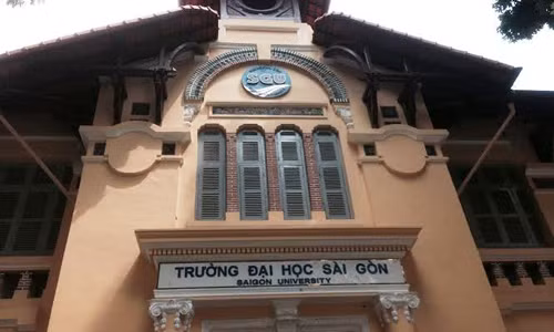 Trường ĐHSG, đường Hùng Vương, quận 5, TP HCM.