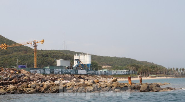 Khánh Hoà chỉ đạo khẩn xử lý vi phạm xây dựng tại Khu du lịch đảo Hòn Tằm - Hình 5 Khanh Hoa chi dao khan xu ly vi pham xay dung tai Khu du lich dao Hon Tam-Hinh-5