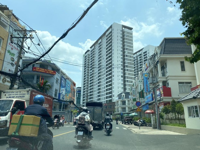 Đây là 4 con đường ken đặc chung cư ở Sài Gòn, khách nghĩ kỹ trước khi xuống tiền - Hình 5 Day la 4 con duong ken dac chung cu o Sai Gon, khach nghi ky truoc khi xuong tien-Hinh-5