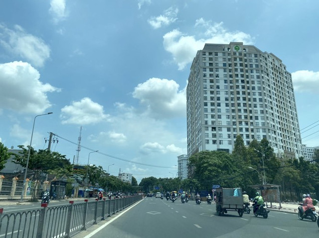 Đây là 4 con đường ken đặc chung cư ở Sài Gòn, khách nghĩ kỹ trước khi xuống tiền - Hình 6 Day la 4 con duong ken dac chung cu o Sai Gon, khach nghi ky truoc khi xuong tien-Hinh-6