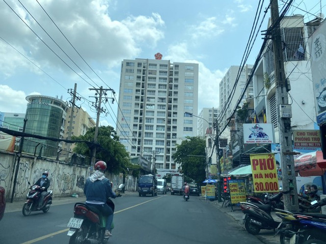 Đây là 4 con đường ken đặc chung cư ở Sài Gòn, khách nghĩ kỹ trước khi xuống tiền - Hình 2 Day la 4 con duong ken dac chung cu o Sai Gon, khach nghi ky truoc khi xuong tien-Hinh-2