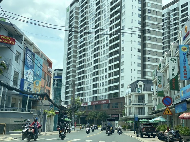Đây là 4 con đường ken đặc chung cư ở Sài Gòn, khách nghĩ kỹ trước khi xuống tiền - Hình 4 Day la 4 con duong ken dac chung cu o Sai Gon, khach nghi ky truoc khi xuong tien-Hinh-4