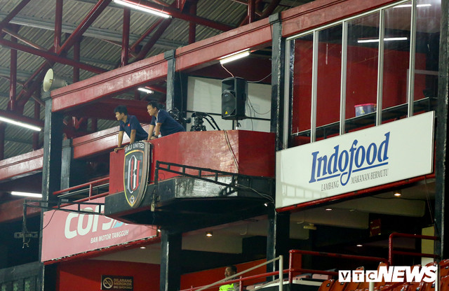 HLV Park Hang seo quyết đuổi thẳng cổ phóng viên Indonesia khỏi sân tập - Hình 7 HLV Park Hang seo quyet duoi thang co phong vien Indonesia khoi san tap-Hinh-7