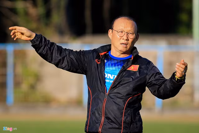 Xem tuyen Viet Nam tap luyen truoc tran doi dau Indonesia-Hinh-3