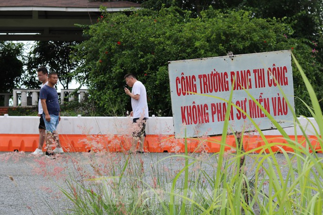 Cận cảnh những dự án băm nát Sơn Trà đang hoang tàn - Hình 16 Can canh nhung du an bam nat Son Tra dang hoang tan-Hinh-16