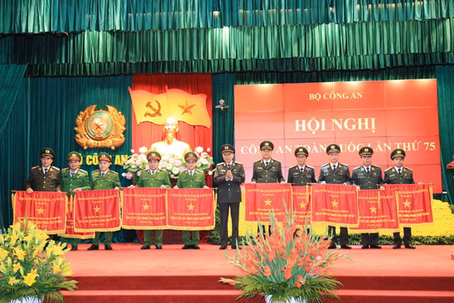 Dai tuong To Lam: 'Phai triet xoa het cac bang nhom toi pham'-Hinh-2