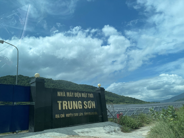 Làm rõ trách nhiệm liên quan ở loạt dự án điện mặt trời ngàn tỉ ở Khánh Hòa Lam ro trach nhiem lien quan o loat du an dien mat troi ngan ti o Khanh Hoa