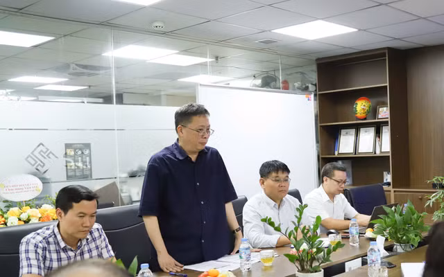 GS.VS. Châu Văn Minh, Chủ tịch Liên hiệp các Hội Khoa học và Kỹ thuật Việt Nam phát biểu tại buổi làm việc