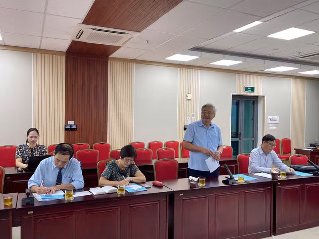 TS. Trần Duy Khanh - Viện trưởng Viện Nghiên cứu và Đào tạo Doanh nhân AEC phát biểu