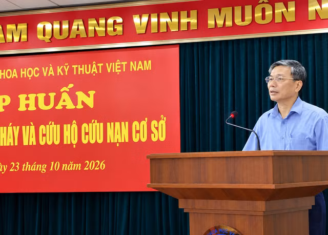 Đồng chí Phạm Hữu Duệ, Chánh Văn phòng Liên hiệp các Hội Khoa học và Kỹ thuật Việt Nam phát biểu khai mạc buổi tập huấn