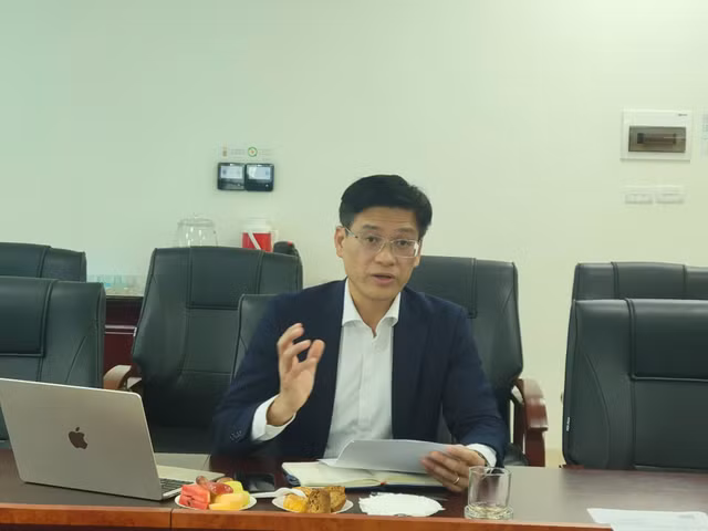 Luật sư Nguyễn Trần Tuyên (Công ty Luật Elite) phát biểu tại hội thảo