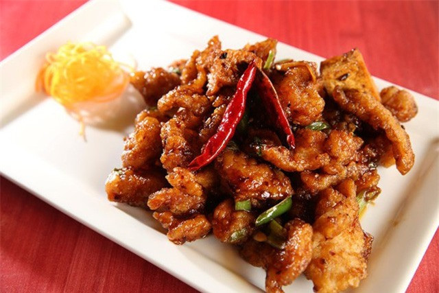 Thực phẩm cay: Đồ ăn này bị khuyến cáo không nên ăn trước khi ngủ vì chúng có thể gây ợ nóng và khó chịu cho dạ dày. Chứng ợ nóng trở nên tồi tệ hơn khi bạn nằm vì axit dạ dày bao quanh thực quản. Ngoài ra, một số nghiên cứu chỉ ra rằng thực phẩm cay trước khi ngủ có thể tăng tỷ lệ gặp ác mộng. Ảnh: Discovermagazine.