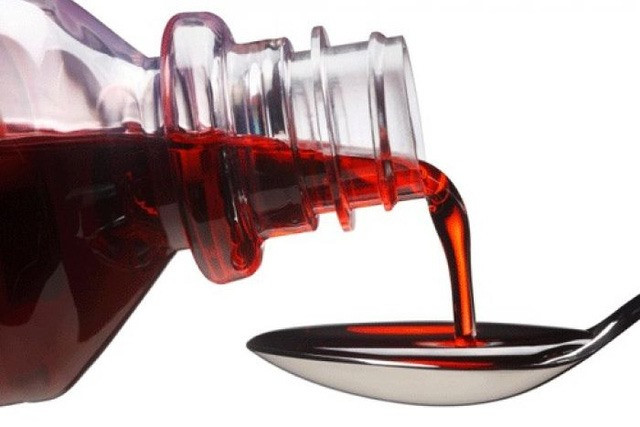 Một số loại siro ho hoặc thuốc ngủ, thuốc hít hen suyễn, một số loại vitamin, nước súc miệng, nước xịt thơm miệng...