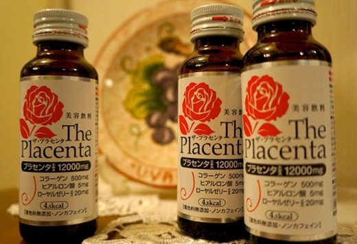 Nước nhau thai (Nhật): Nhau thai chứa làm lượng sắt, vitamin B-12 và hoóc-môn cao giúp trẻ hóa da nên nó nhanh chóng được nghiên cứu và dùng làm thực phẩm chức năng. Một số loại nhau thai được dùng là nhau thai cừu, nhau thai heo và nhau thai ngựa. Ảnh: Internet.