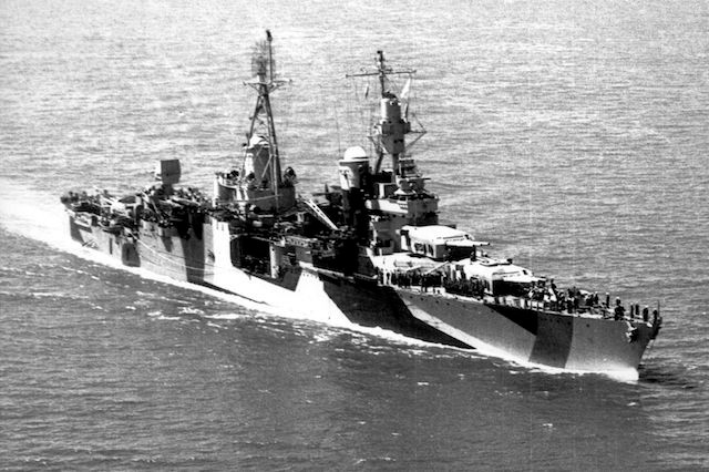 Theo kế hoạch, USS Indianapolis rời cảng San Francisco đến căn cứ không quân Mỹ ở đảo Tinian chuẩn bị cho kế hoạch tấn công Nhật Bản bằng vũ khí hạt nhân.