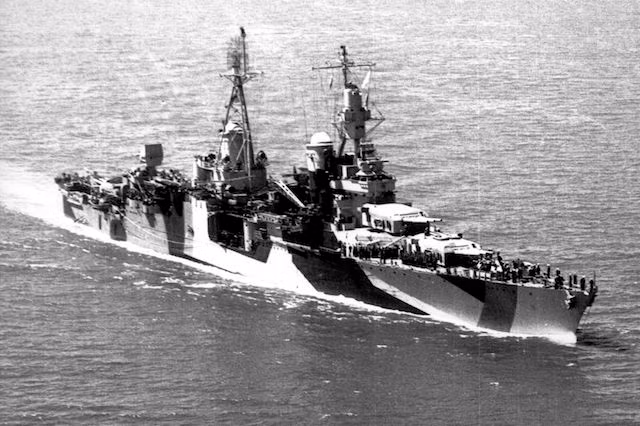 Theo kế hoạch, USS Indianapolis rời cảng San Francisco đến căn cứ không quân Mỹ ở đảo Tinian chuẩn bị cho kế hoạch tấn công Nhật Bản bằng vũ khí hạt nhân.