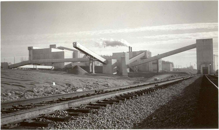 Vào năm 1985, nhà chức trách tiến hành tháo dỡ, san bằng toàn bộ các công trình ở thị trấn Gagnon. Vì vậy, Gagnon trở thành thị trấn "ma" hoang vắng không có bất cứ bất cứ ngôi nhà hay cơ sở hạ tầng nào.