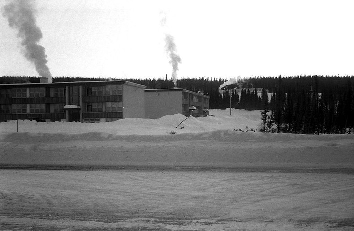 Tiếp đến, chính quyền sơ tán toàn bộ người dân ở thị trấn Gagnon đến nơi khác sinh sống.