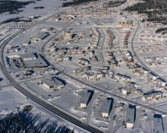 Thị trấn Gagnon được thành lập vào năm 1960 sau khi phát hiện ra quặng sắt trong khu vực. Khi ấy, bờ hồ Barbel được chọn làm nơi xây dựng thị trấn Gagnon.