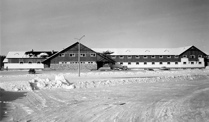 Vào những năm 1970, sản xuất thép giảm trên khắp khu vực Bắc Mỹ do hậu quả của cuộc suy thoái năm 1973 - 1975. Sự kiện này tác động đến tận thập niên 80.