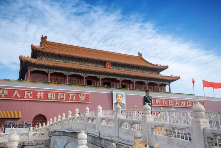 Âm thanh này sẽ vang khắp hoàng cung. Khi ấy, toàn bộ Tử Cấm Thành được cảnh báo phát hiện kẻ đột nhập và ráo riết truy bắt thủ phạm đồng thời tăng cường bảo vệ cho hoàng đế và hậu cung.